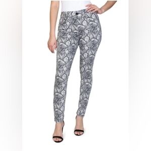 NWT Seven7 snakeskin tummy less high rise skinny pants, size 6